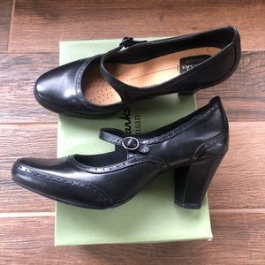 Women’s Clark’s black leather heels